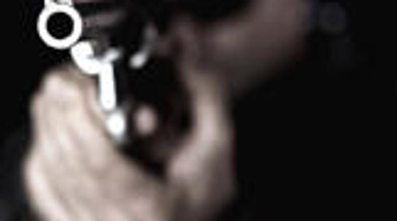 Kmalu po tem, ko je žena napovedala ločitev, jo je ustrelil.