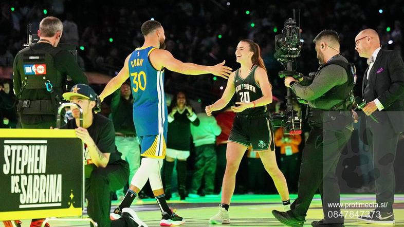 Stephen Curry in Sabrina Ionescu, tekmovanje v metu trojk