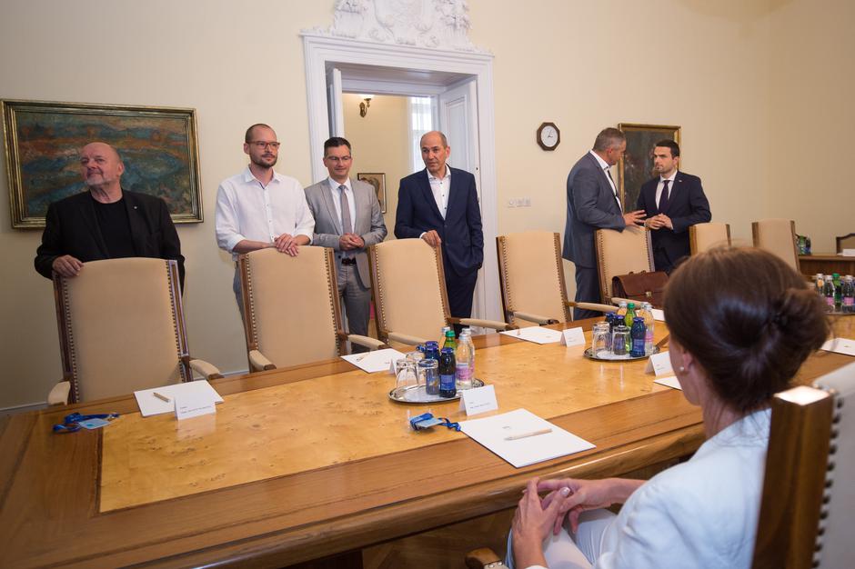 Zmago Jelinčič, Matej T. Vatovec, Marjan Šarec, Janez Janša, Dejan Židan in Matej Tonin | Avtor: Anže Petkovšek