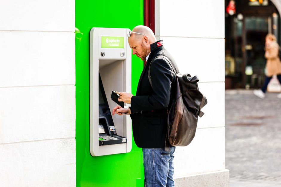 bankomat | Avtor: Saša Despot