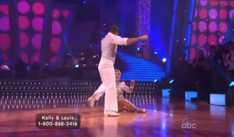 Kelly je pristala na zadnjici.