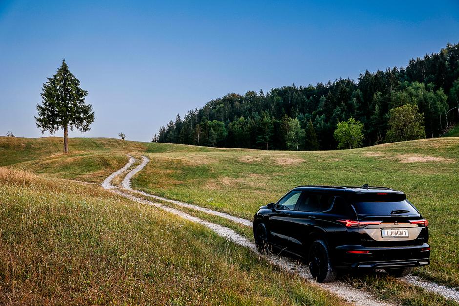 Mitsubishi Outlander PHEV Black Edition | Avtor: Saša Despot