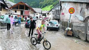 Spomin na opustošenje v Železnikih je še vedno zelo živ, zato je prebivalce ob v