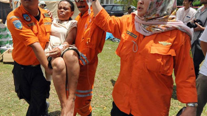 Možnosti, da bi našli še kakšnega preživelega pod ruševinami, ni več.