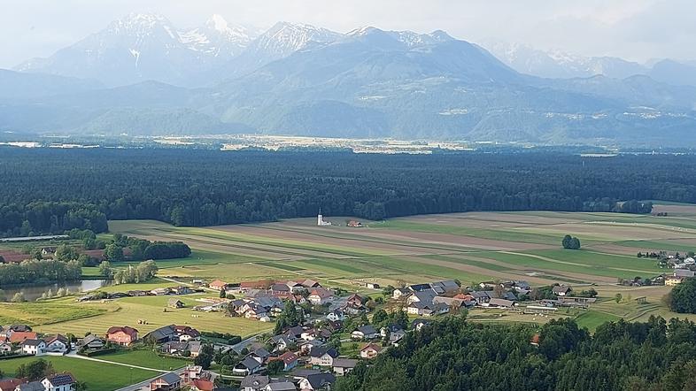 Valburga, Hraše, občina Medvode