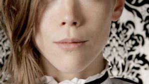 Vstopnice za jutrišnji večer z Dot (na fotografiji) do polnoči stanejo pet evrov