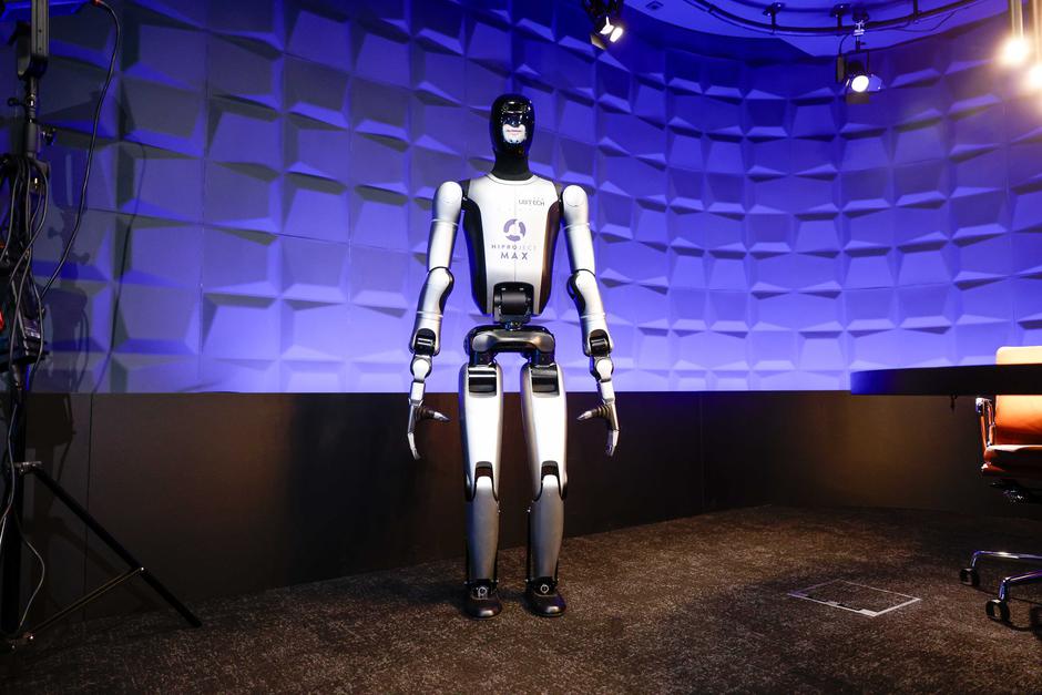 humanoidni robot Ubtech Walker S2 | Avtor: Saša Despot