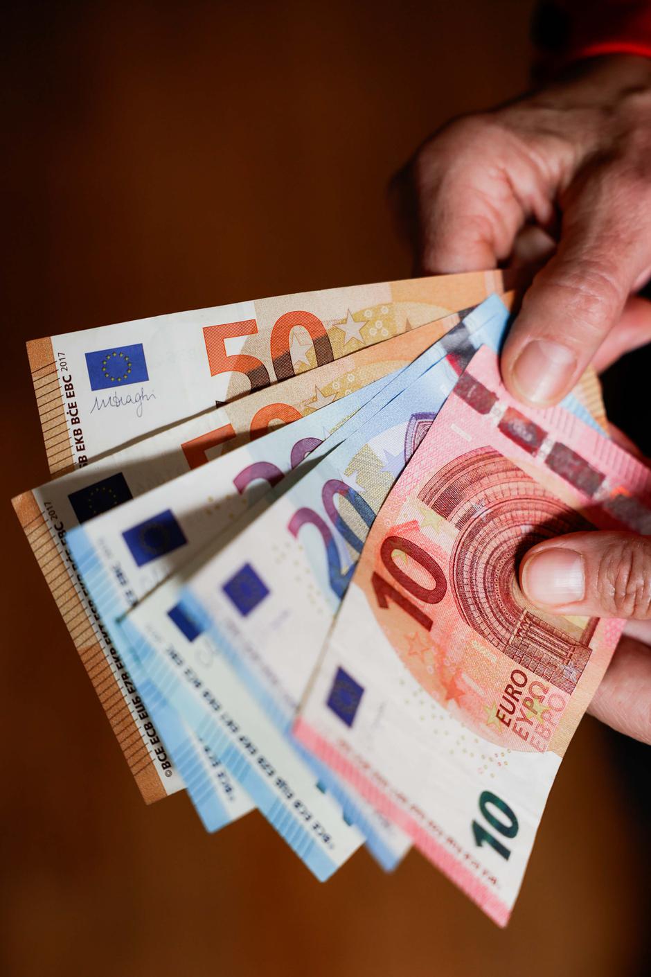 denar, bankovci, gotovina | Avtor: Saša Despot