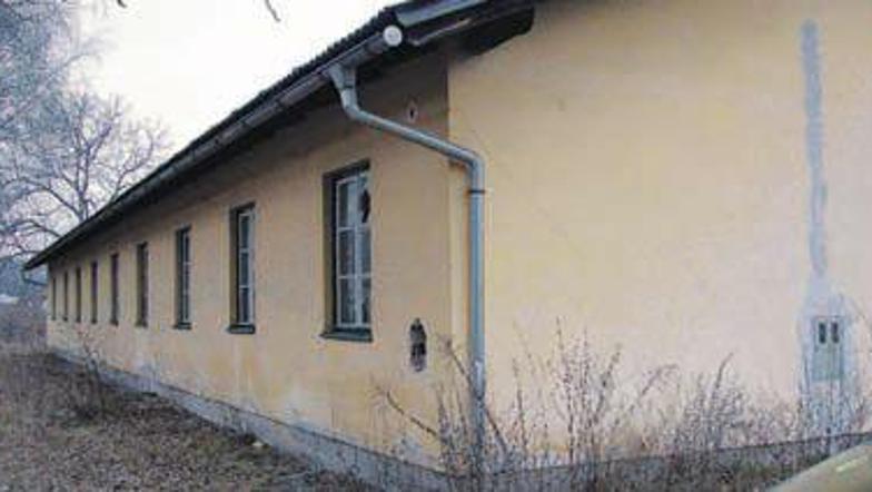 V tej hiši želi društvo Doulus urediti center za resocializacijo ljudi po vrnitv