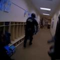 strelski napad pohod policija