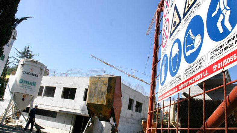 Objekt bo najverjetneje opremljalo podjetje v lasti žene ministra za zdravje, ki