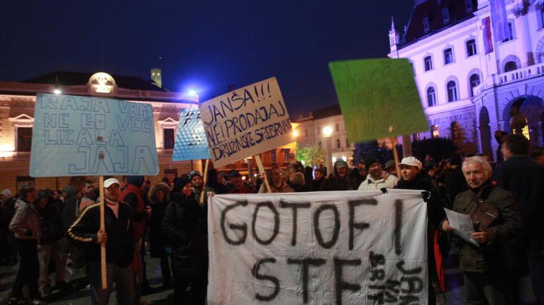 slovenija 30.11.12. protesti v ljubljani, protest proti oblasti, foto: sasa desp