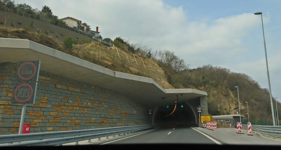 Obalna cesta skozi Markovec | Avtor: Erazem Leban