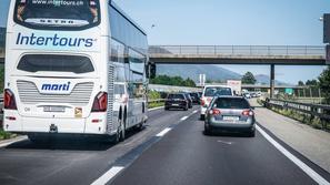 Promet, varnostna razdalja, avtocesta