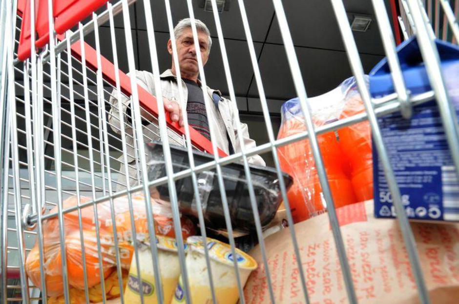 Od danes so dražji mleko in mlečni izdelki, olje in jajca. Dražje bo tudi meso,  | Avtor: Žurnal24 main