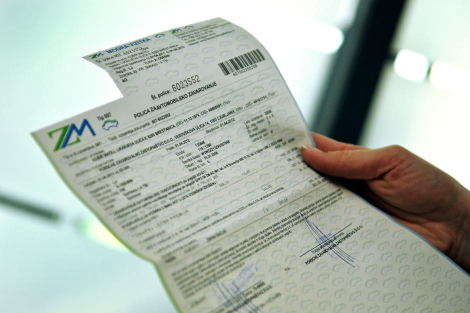 slovenija 10.05.11, zavarovalna polica, avtomobilsko zavarovanje, zavarovanje, p | Avtor: Anže Petkovšek