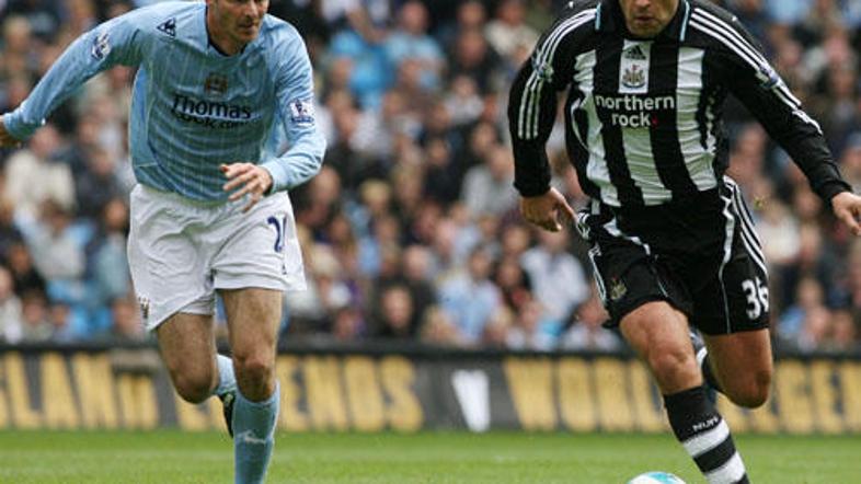 Mark Viduka (desno) utegne kariero nadaljevati na Hrvaškem.