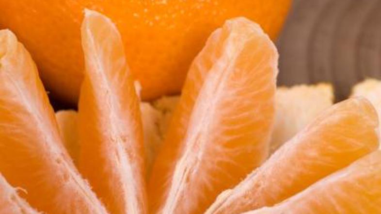 Uporabite lahko tudi sveže mandarine.