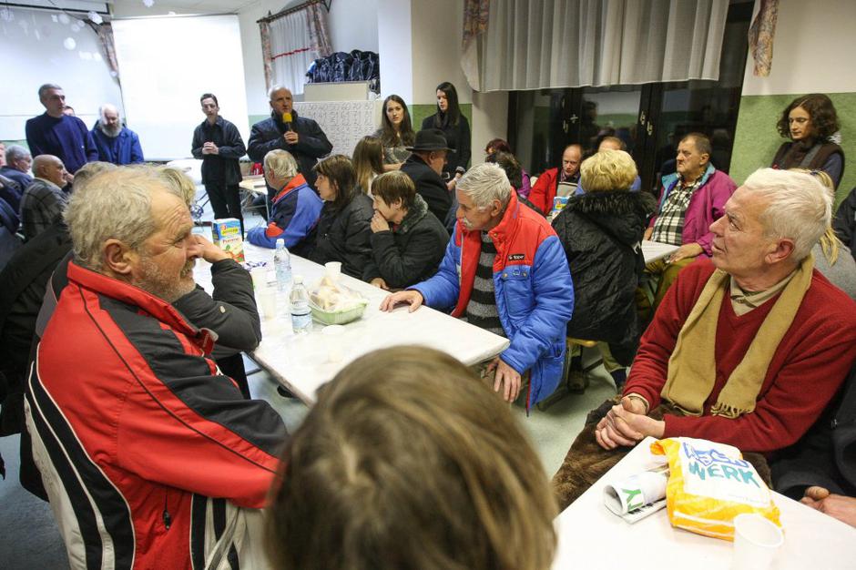 silvestrovanje z brezdomci | Avtor: Saša Despot