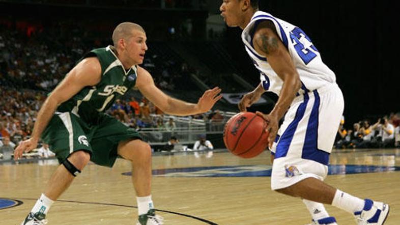 Chicago, ki izbira prvi, se bo najverjetneje odločil za Derricka Rosa (desno).