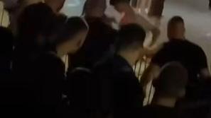 Pet varnostnikov se je v Poreču izživljalo nad Slovencem