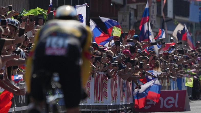 Primož Roglič Svete Višarje navijači Giro d'Italia dirka po Italiji