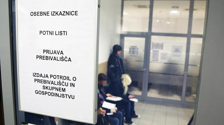 Slovenija 25.02.2014 Upravna Enota Ljubljana, oddelek za prijavo zacasnega prebi