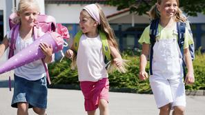 Predvsem na podeželju so starši proti, da bi morali otroci prvih treh razredov v