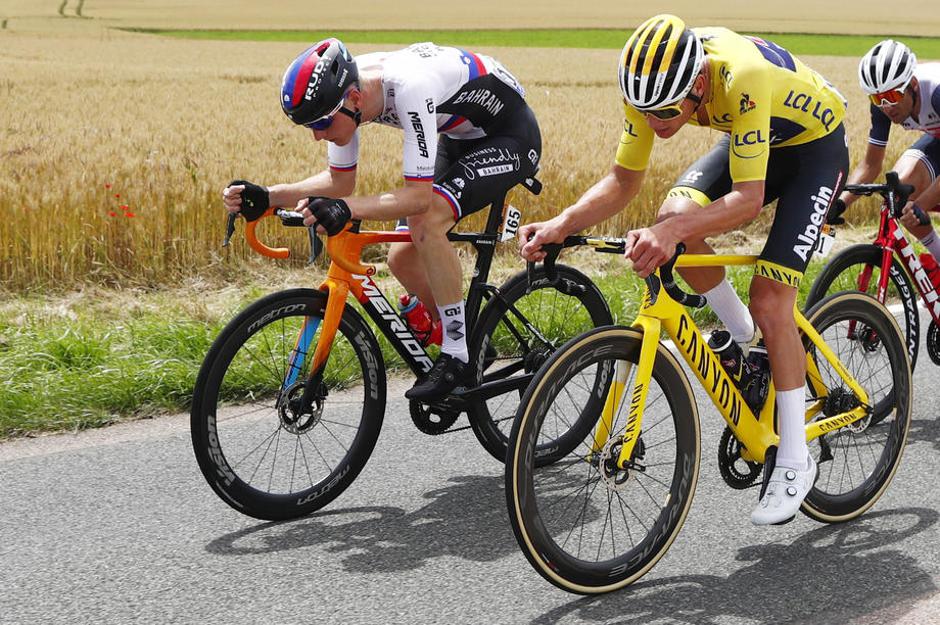 Matej Mohorič, Mathieu van der Poel | Avtor: Epa