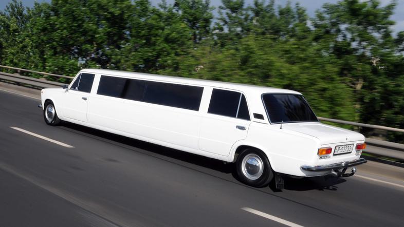 Lada limuzina