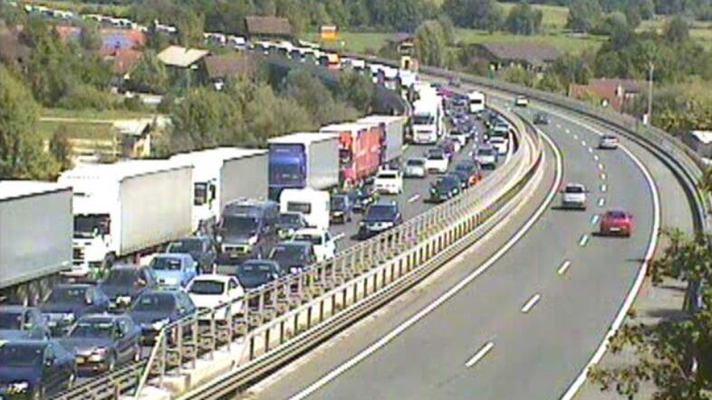 primorska avtocesta zastoj kolona