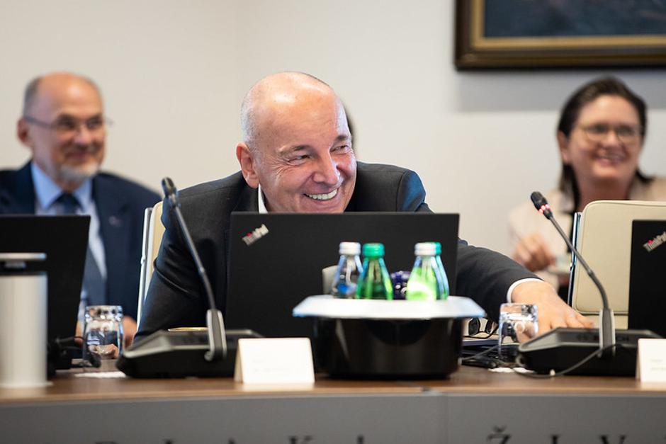 vlada andrej šircelj | Avtor: Vlada RS