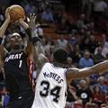 Chris Bosh in Antonio McDyess