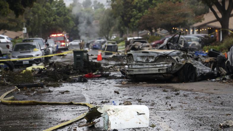 letalo strmoglavilo na hiše San Diego