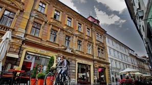 NEPREMIČNINA, STARI TRG