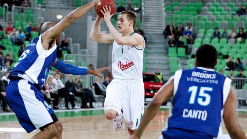 Union Olimpija Mapooro Cantu Evroliga Prepelič Vergavini Tyus Cecchini