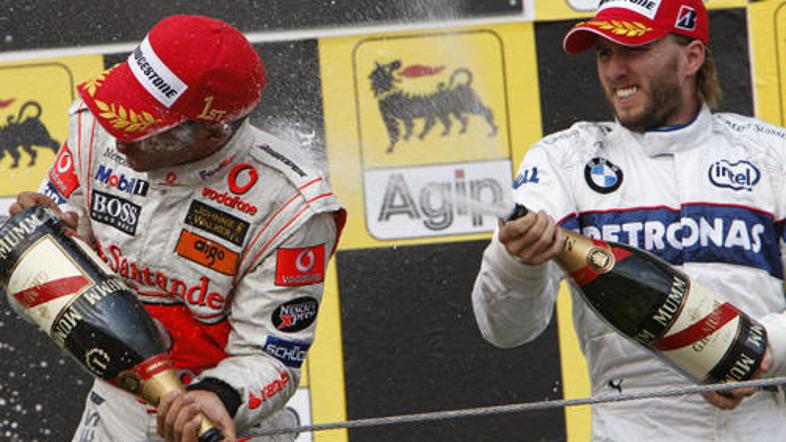 Lani je na Hungaroringu zmagal Hamilton, Heidfeld je bil tretji, Räikkönen pa dr