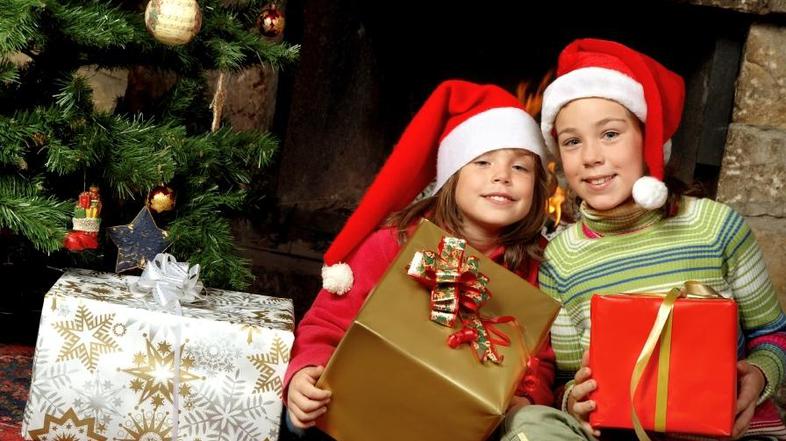 Če niste varčevali, banke ponujajo tudi druge možnosti, kako do denarja za daril