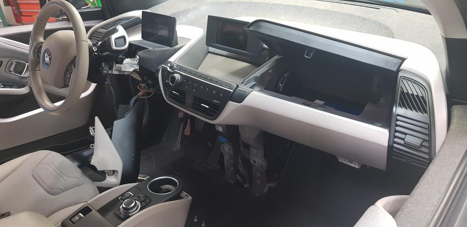 Popravilo električnega avtomobila | Avtor: Žurnal24 