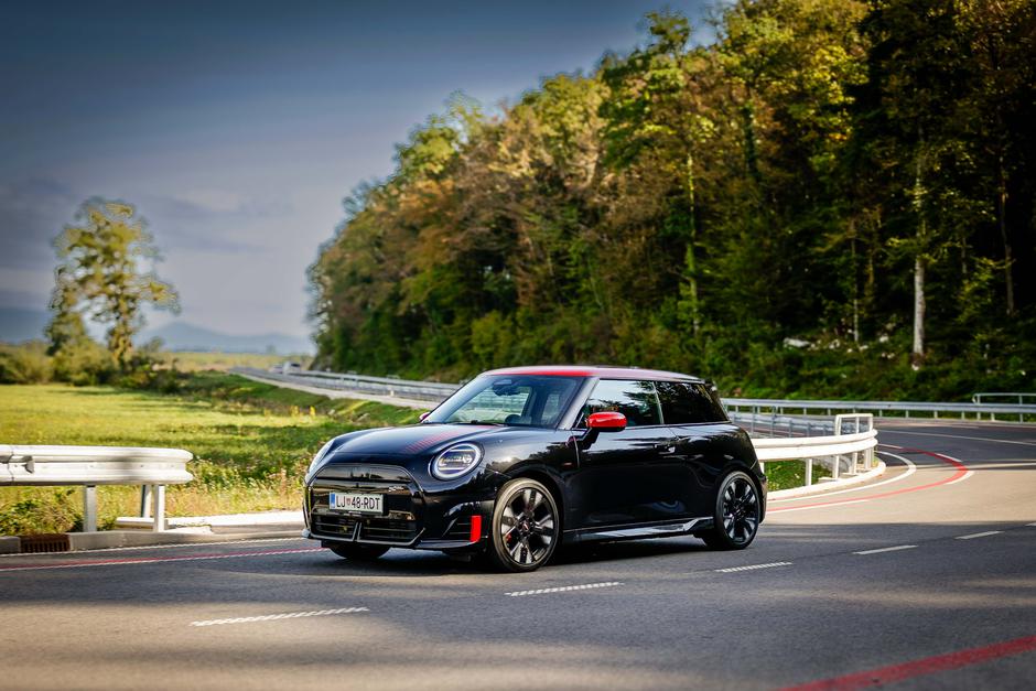 MINI John Cooper Works E | Avtor: Saša Despot