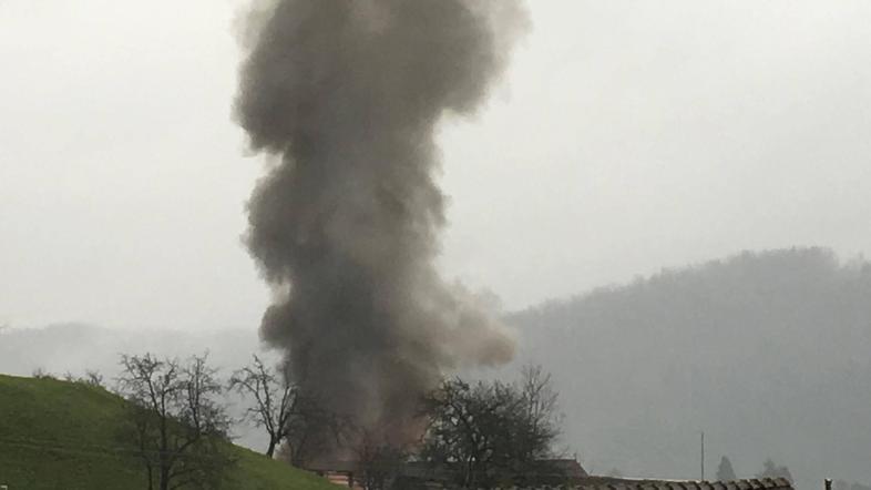 Požar v Polhovem Gradcu