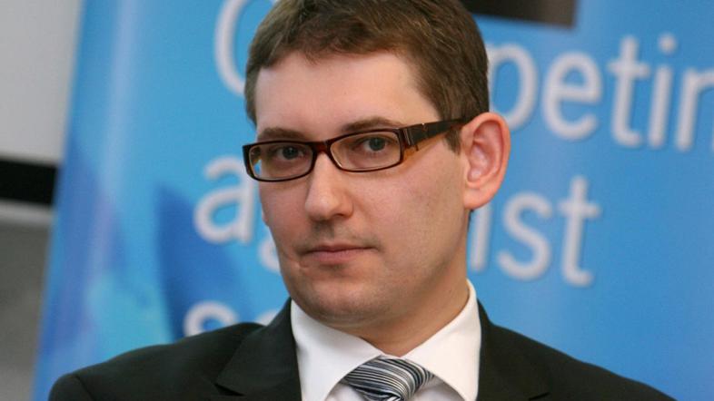 Kriza je tudi Mercator, ki ga vodi Žiga Debeljak, prisilila k znižanju cen.