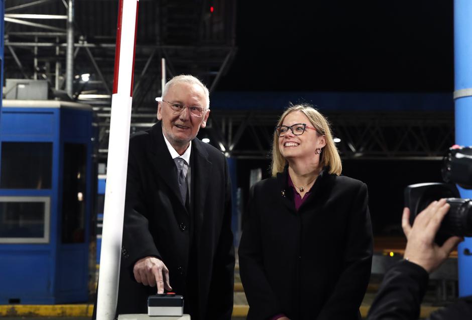 Davor Božinović Sanja Ajanović Hovnik Hrvaška Schengen meja mejni prehod | Avtor: Epa