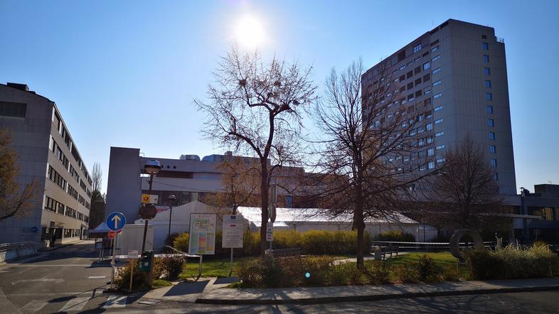 Covid-19, UKC Maribor