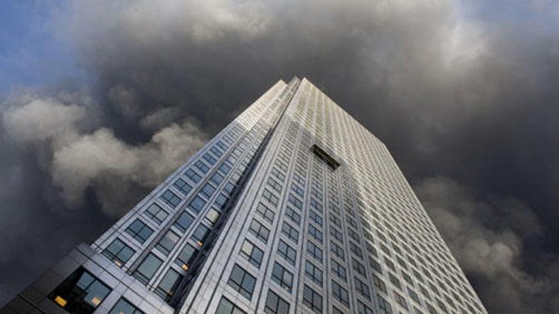 Dimni oblak sredi Stratforda