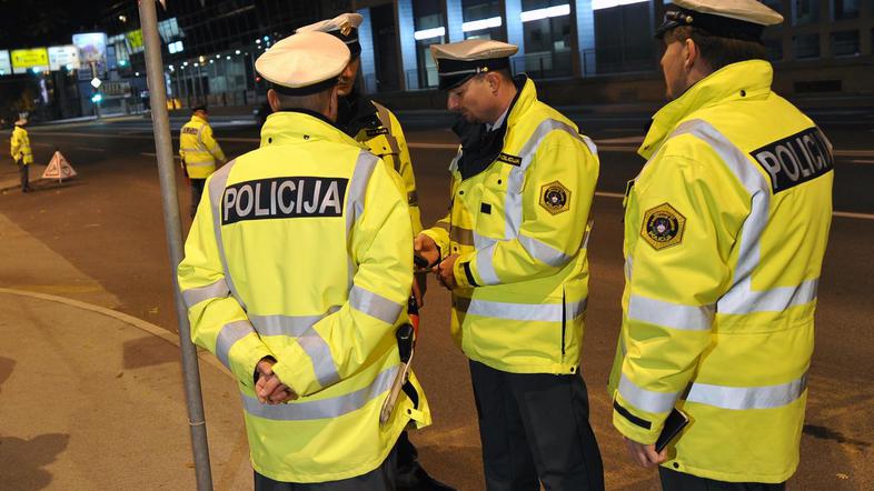 Eden od obeh policijskih sindikatov nadaljuje stavko v javnem sektorju. (Foto: G