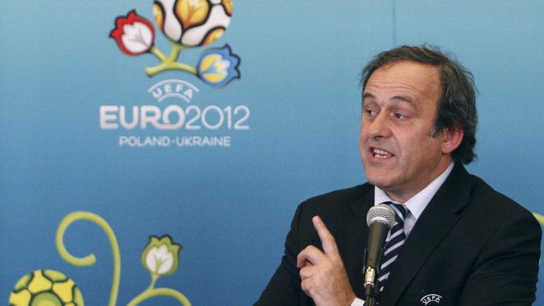 Michele Platini ostaja predsednik Uefe. (Foto: Reuters)