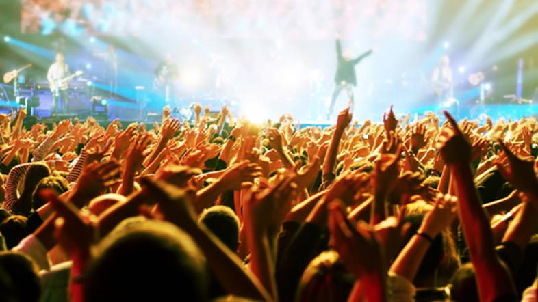 koncert glasba hrup