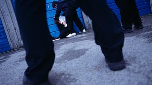 medvrstniško nasilje