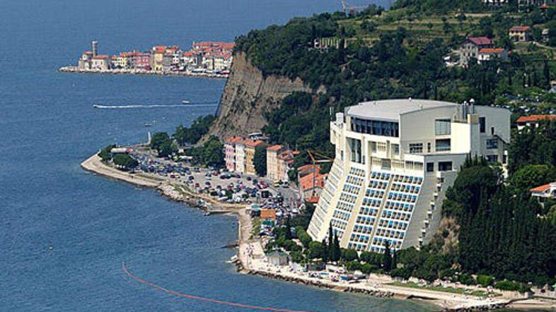 Na koncu bo združitev pripomogla h kakovostnejšim storitvam, je v sporočilu za j